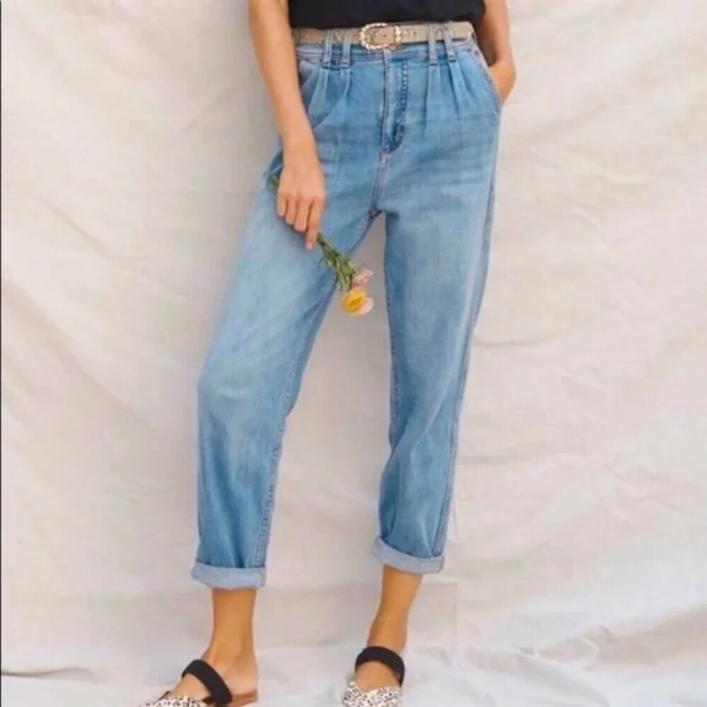 Anthropologie Pilcro Pleated High Rise Tapered Mom Jean 30 NWT